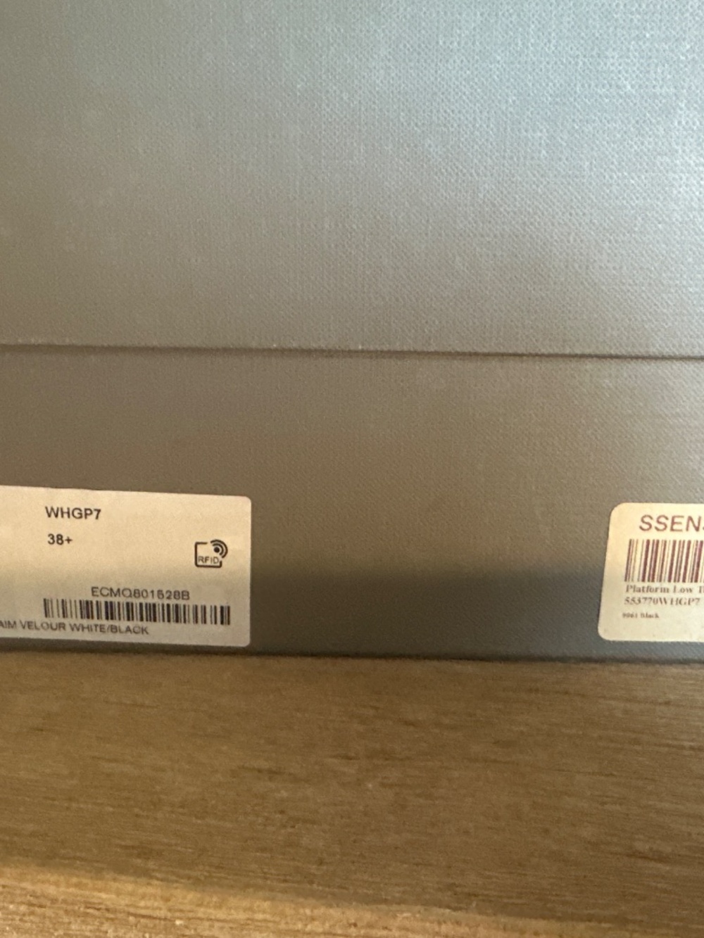 Alexander McQueen platform low top sneaker Daim White/Black - Picture 7 of 7